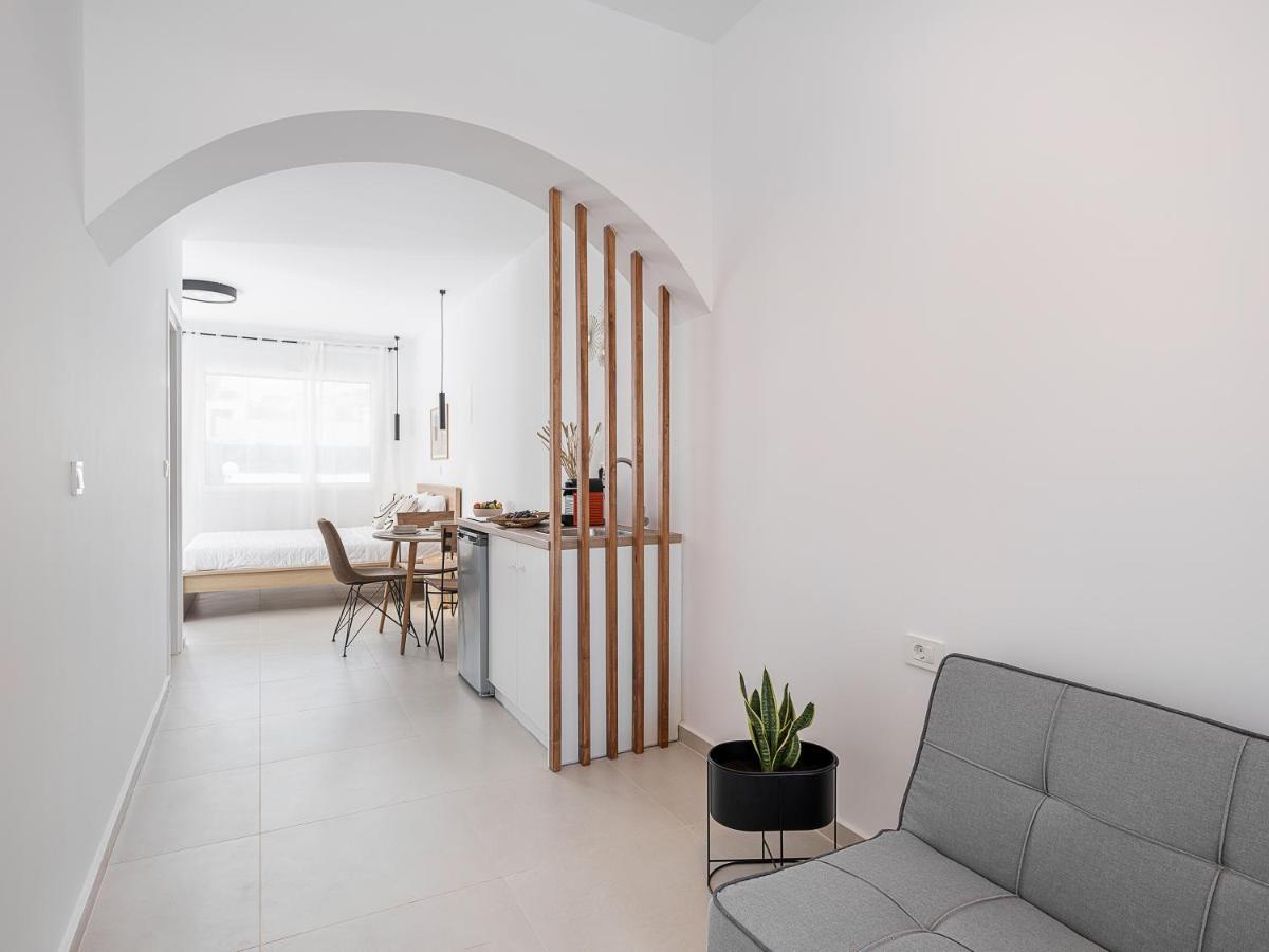 Astra Boutique Suites At Agia Marina Beach Exterior foto